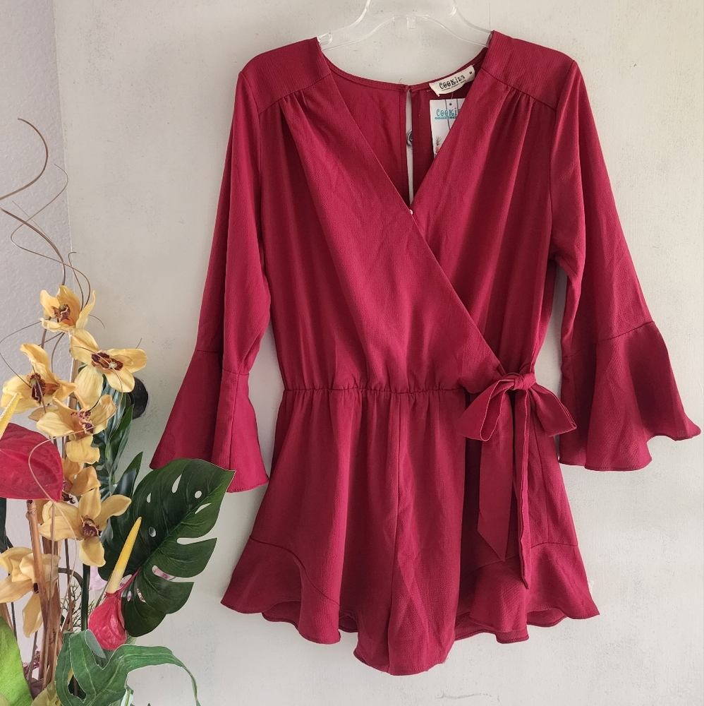 New 🆕️ Cookies Maroon Red V-Neck Long Flutter Sleeves Medium Romper NWT